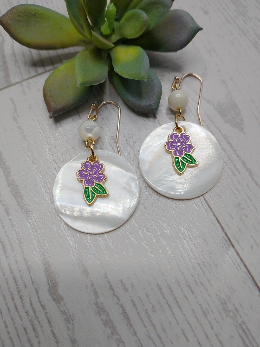 New Mother-of-Pearl Drop Earrings with Purple Flower Charm